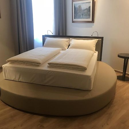 Hotel-Jakobslust Grünstadt 部屋 写真