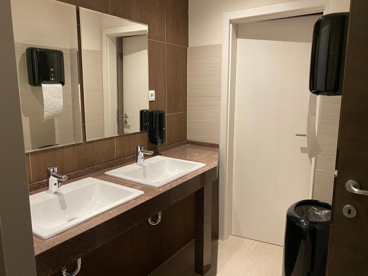 Hotel-Jakobslust Grünstadt エクステリア 写真